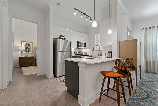 Building Photo - Luxe at Mercer Crossing Rental