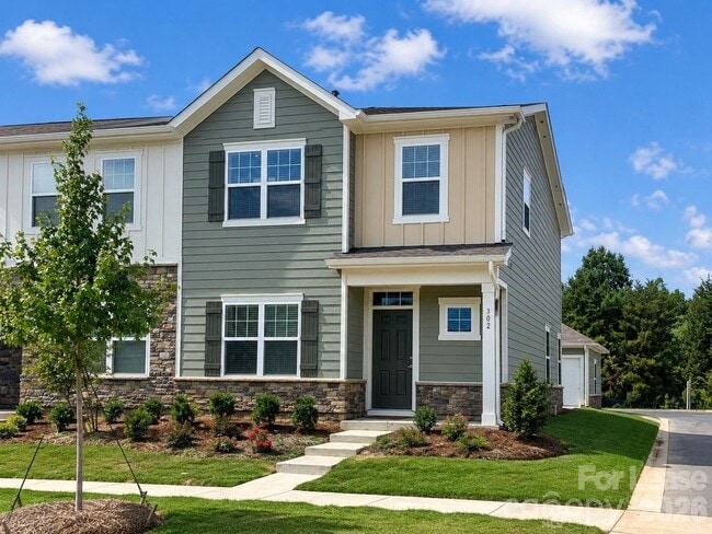 Building Photo - 302 Sagecroft Ln