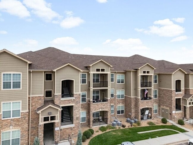 Building Photo - 2BR Condo w/ Fireplace, In-Unit Laundry & A/C in Parker