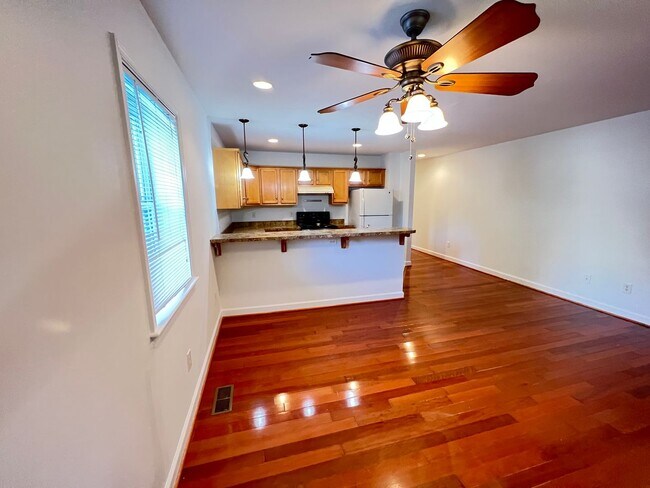 Photo - 702 Delevan St Unidad A