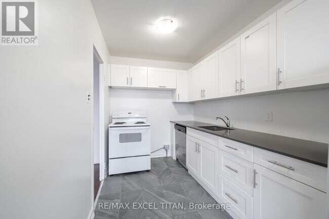 Photo - 2515 Eglinton Ave W Unit 302