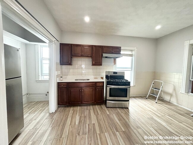 Building Photo - 22 Humphreys St