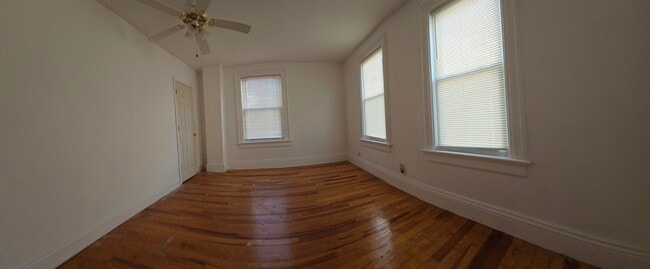 Photo - 41 Collins St Unit 2