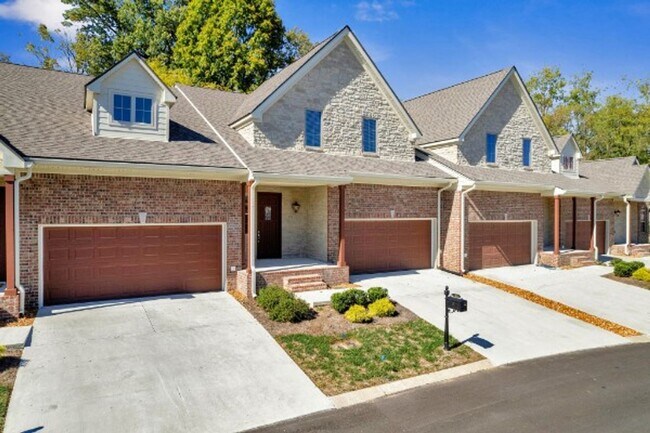 Photo - FOR LEASE - NEW BUILD TOWNHOME LOCATED IN ...