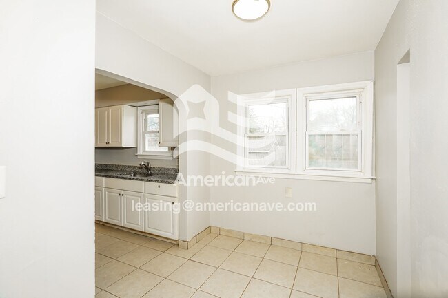 Photo - 5047 N 57th St