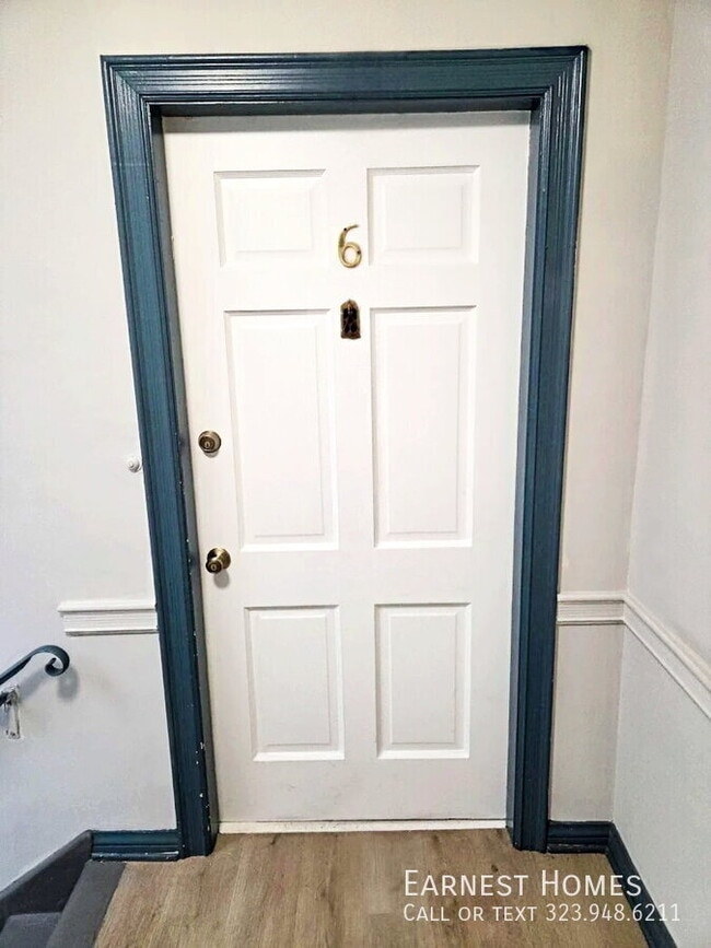 Photo - 127 N Doheny Dr Unit 6