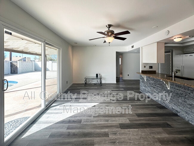Photo - 3459 W Dailey St