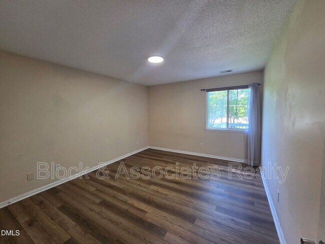 Photo - 906 W Chatham St