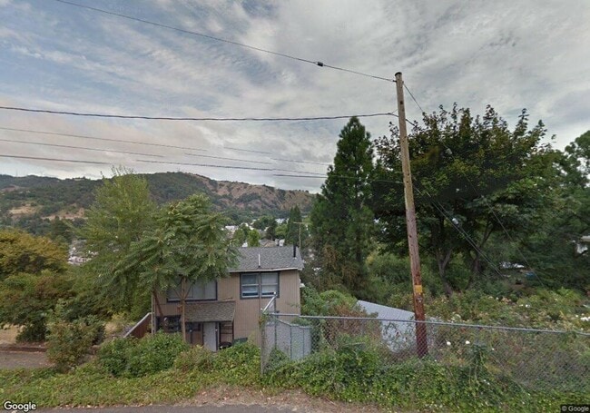 Building Photo - 1592 SE Eddy St