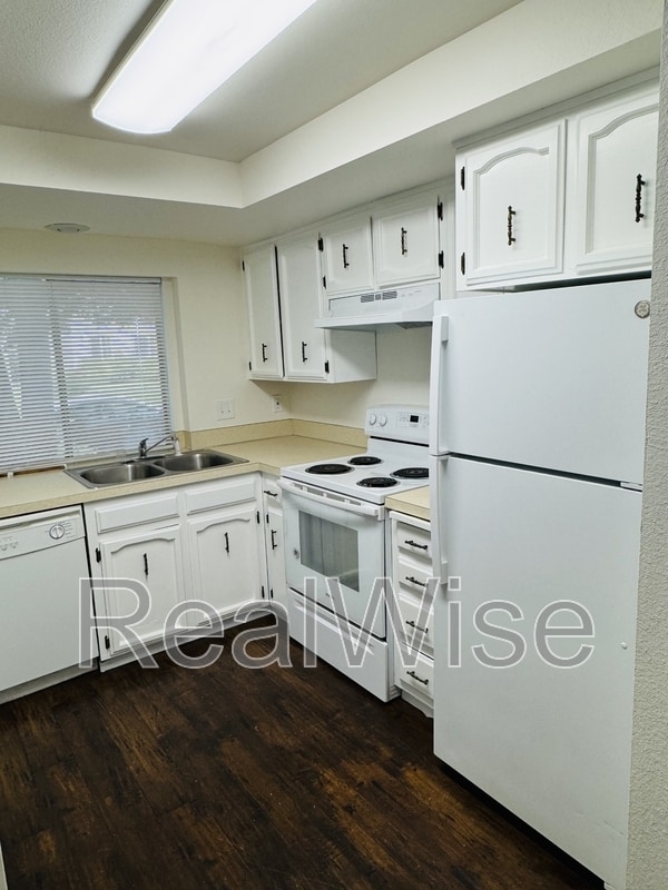 Photo - 4278 Meadowbrook Ct NE