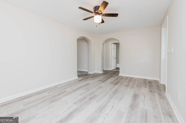 Photo - 3584 Log Cabin Dr