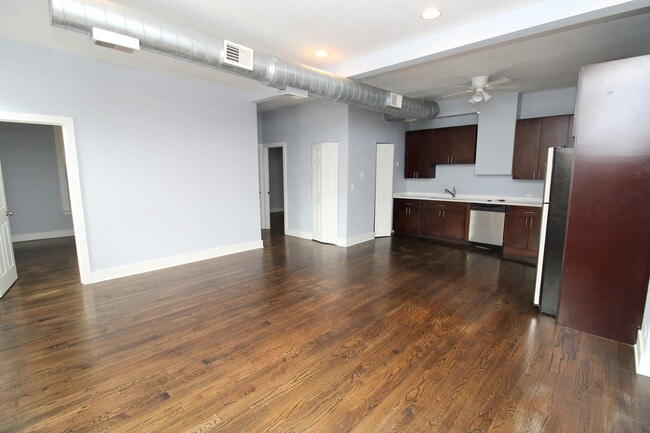 Photo - 1034 N Ashland Ave Unit 2R