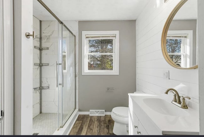 Photo - 21 Knox Bros Ave