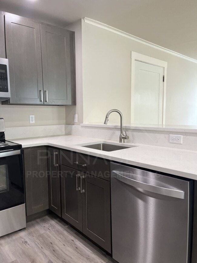 Photo - 1-5 1/2 Chicago Ave Unit 5 1/2 CHICAGO AVE