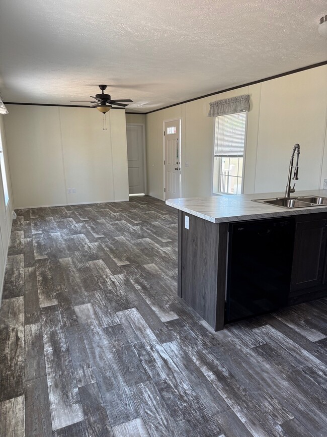 Photo - 8 Saratoga Dr