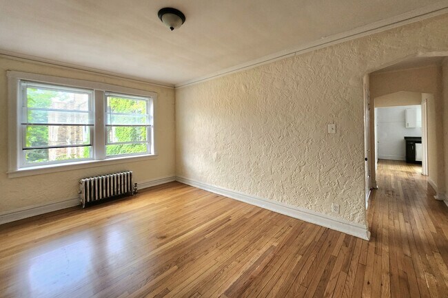 Photo - 2244 N Monticello Ave Unit 3W