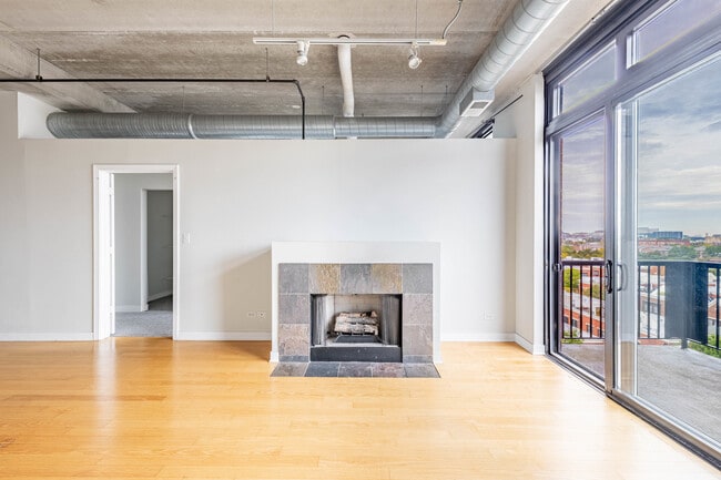 Photo - 811 W 15th Pl Unit 806