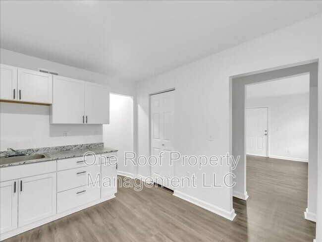 Photo - 324 N Hardesty Unidad 3