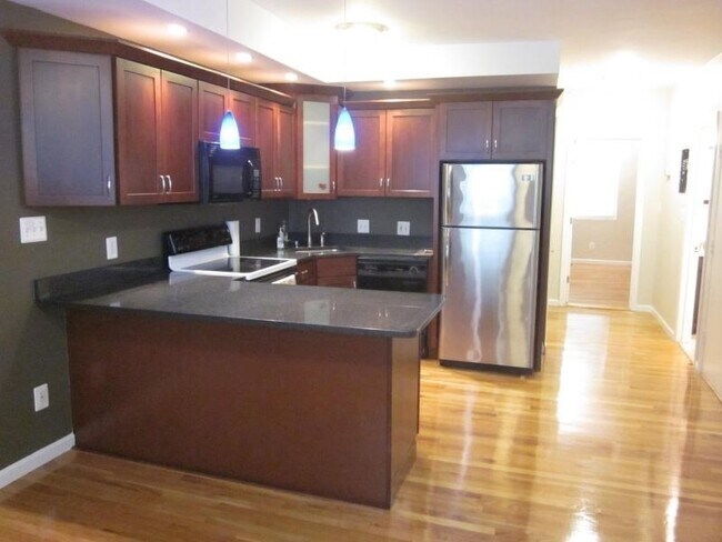 Photo - 202 W 9th St Unit 2