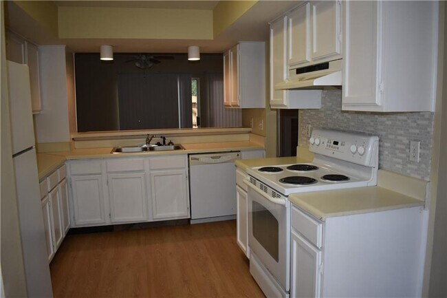 6701 Dickens Ferry Rd Unit 23