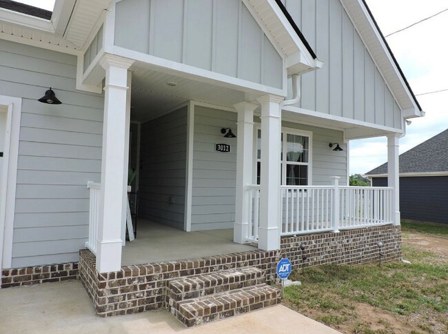 Photo - 3012 Cambridge Ct