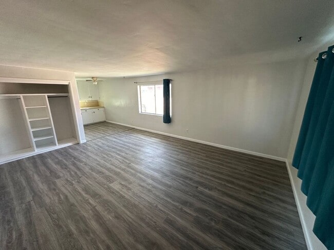 Photo - 2053 Eberlein Ave