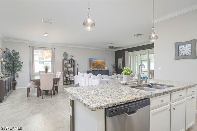 Photo - 2105 Clementine St