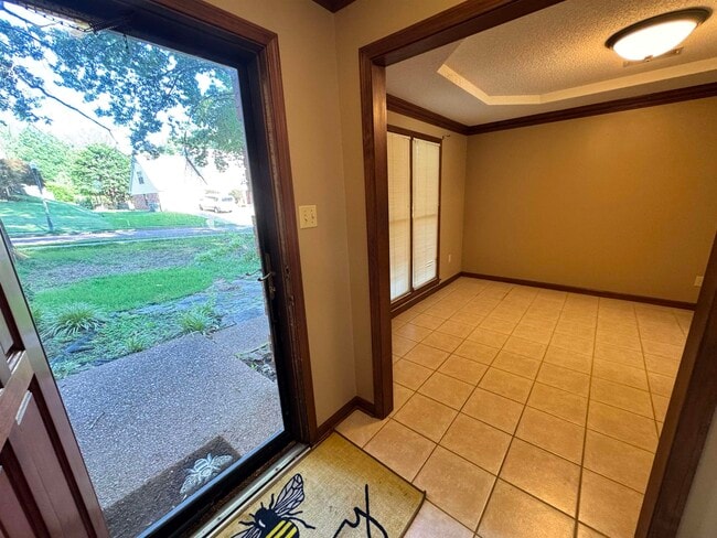 Photo - 2025 Mt Badon Ln