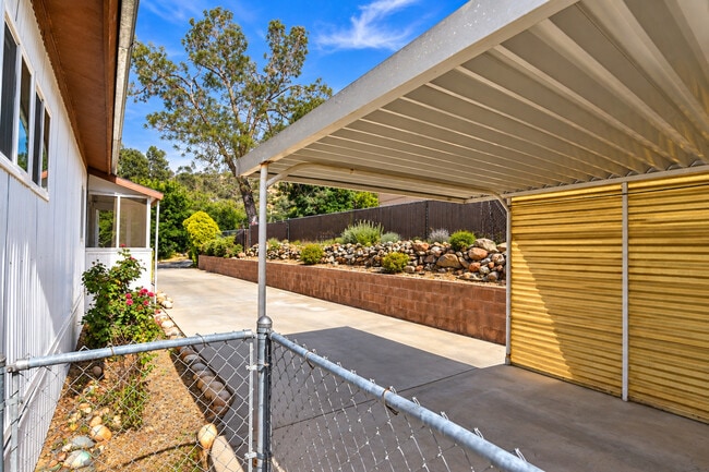 114 Salaine Dr