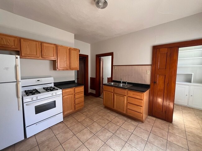 Photo - 3357 N Bartlett Ave