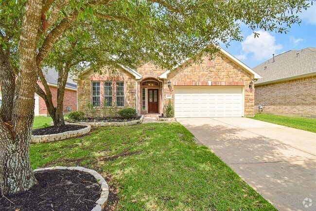 Building Photo - 17911 Serene Shore Dr Rental