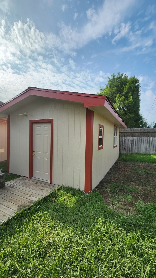Photo - 10735 Parkland Woods Dr