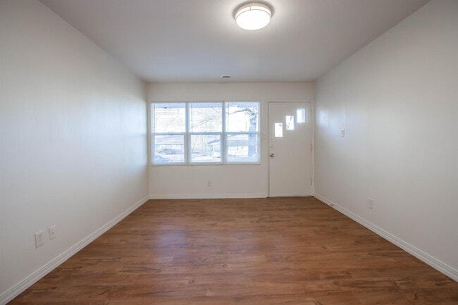 Photo - 2039 College View Rd