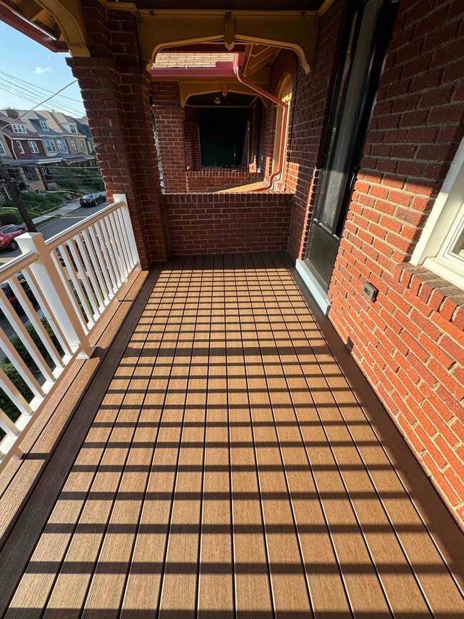 Photo - 261 Gross St
