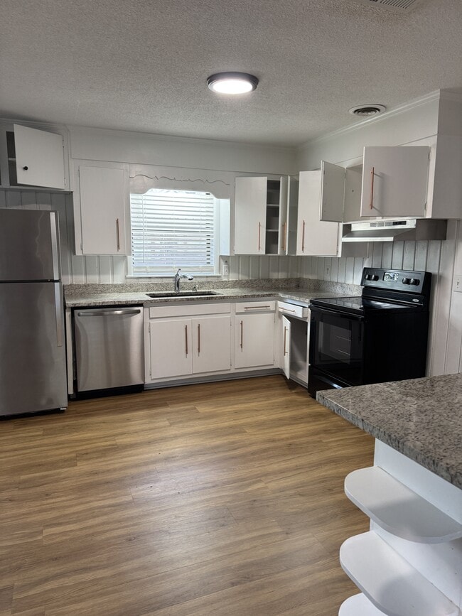 Photo - 1000 Fairlane Dr