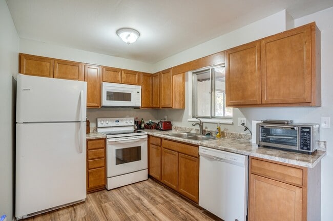 Photo - 8103 Conifer Rd