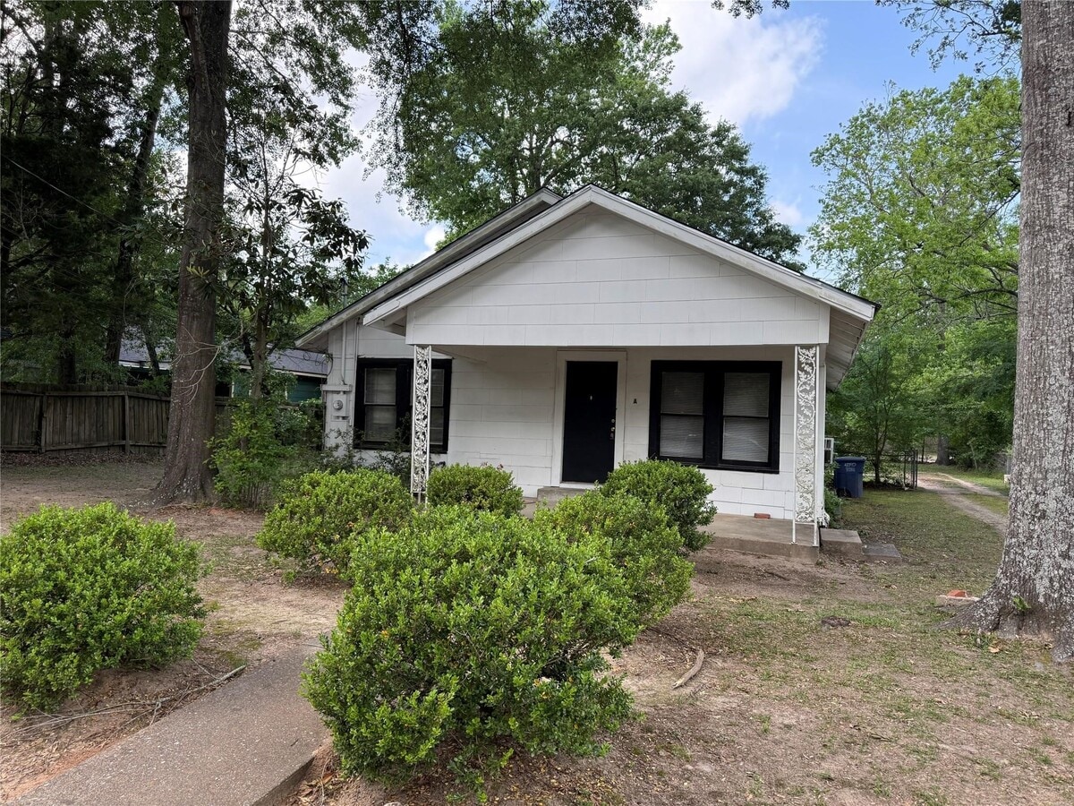 Photo - 2812 Angier Rd