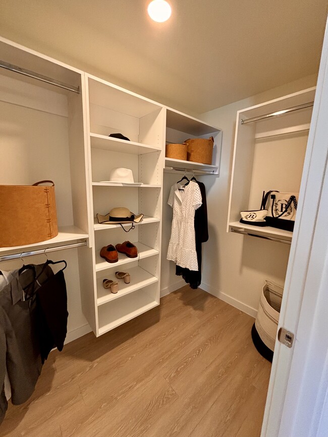 Photo - 2500 NE 181st St Unidad A2