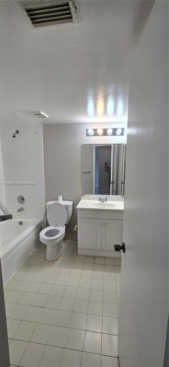 Photo - 8901 Wiles Rd Unidad 303