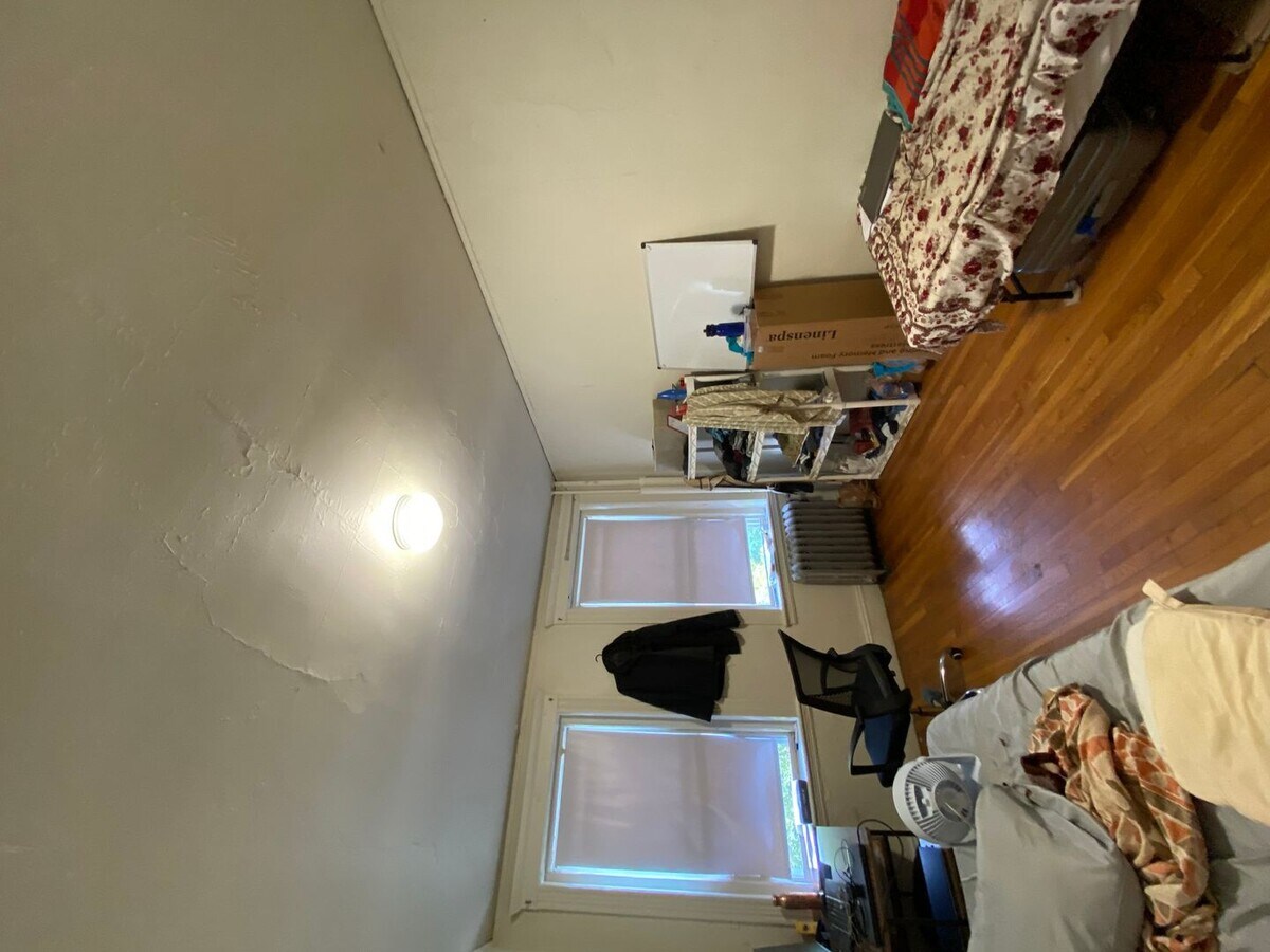 1 Bedroom - 1 Bedroom