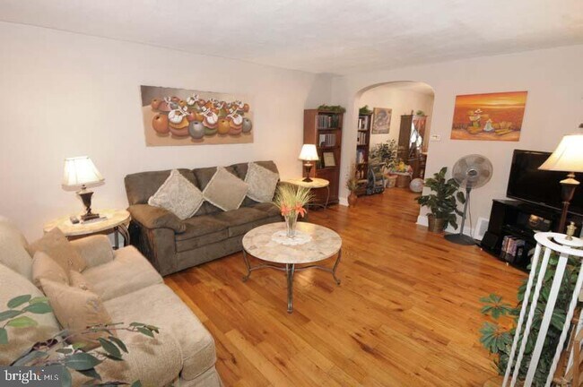 Photo - 324 Dawson St