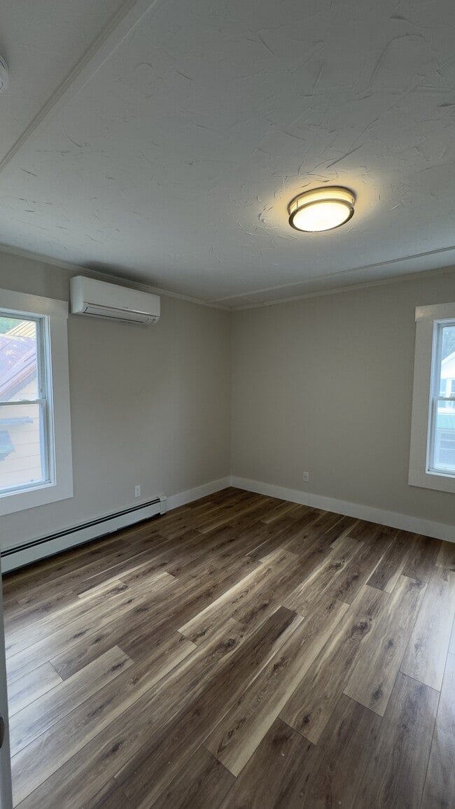 11 Gray St