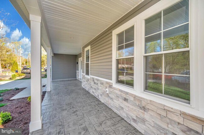 Photo - 400 Constitution Blvd Casa