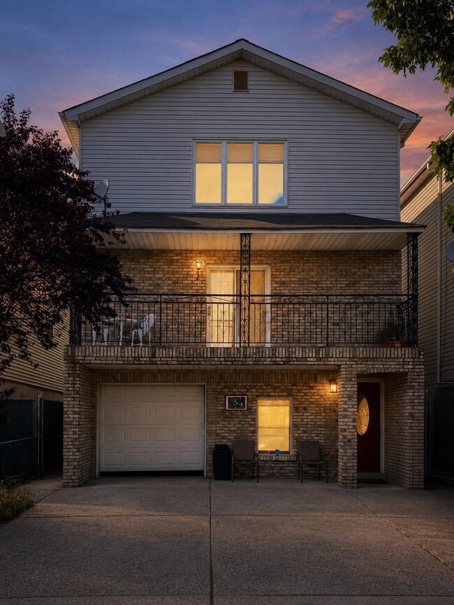 Building Photo - 97 Oak St Unit No. 2