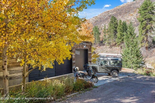 Photo - 191 Skimming Ln