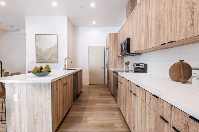 Photo - 242 N Dillon St