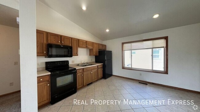 Building Photo - Prime Location 3-Bedroom Gem Rental