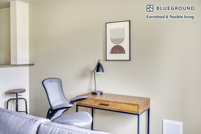 Photo - 301 Minor Ave N Unidad FL4-ID389