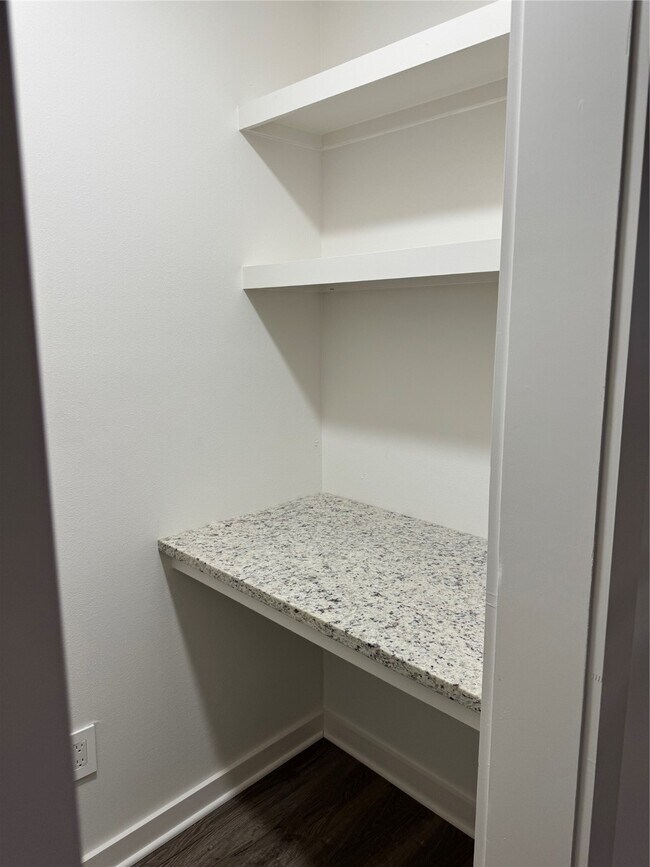 Photo - 4747 Allendale Rd Unidad 49