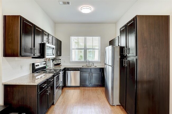 Photo - 2400 Louis Henna Blvd Unit 305